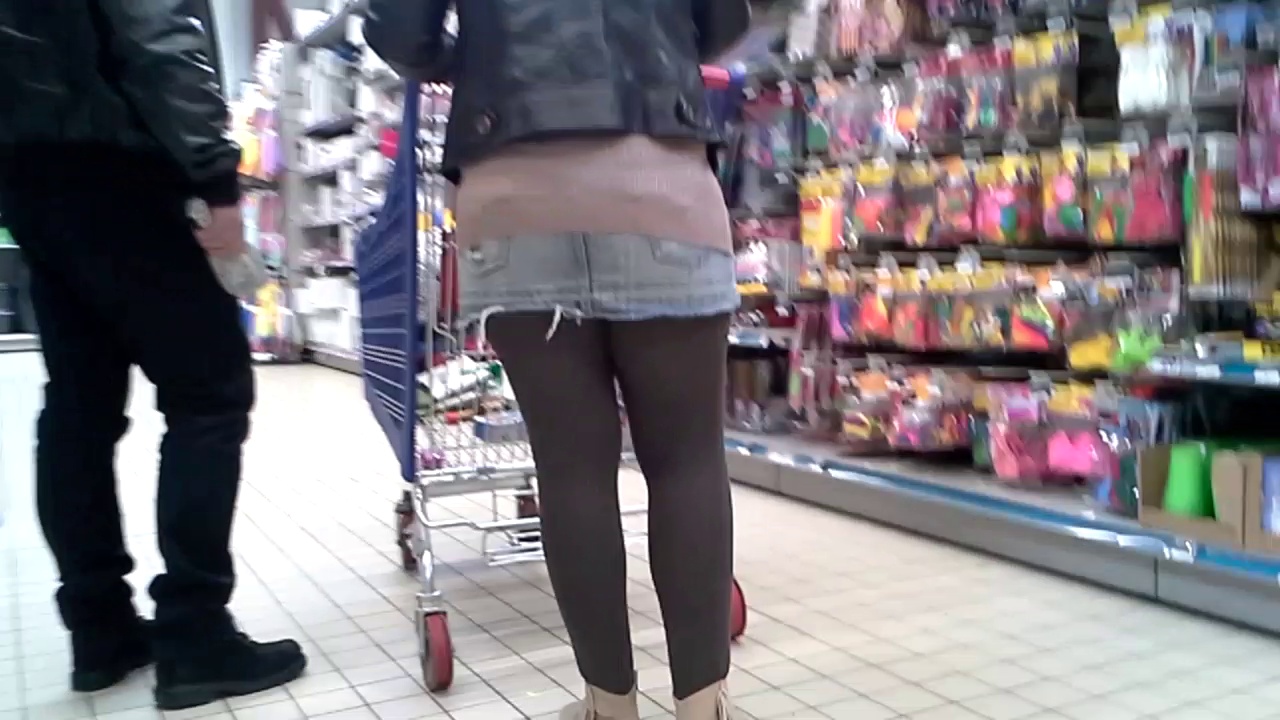 carrefour F (jupe courte jeans..