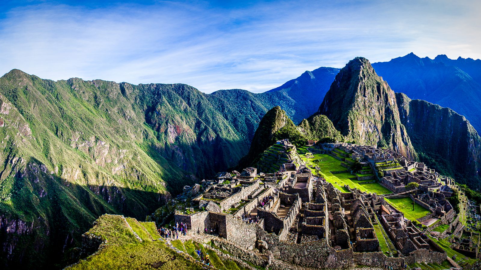 Guests-admiring-Machu-Picchu-in-