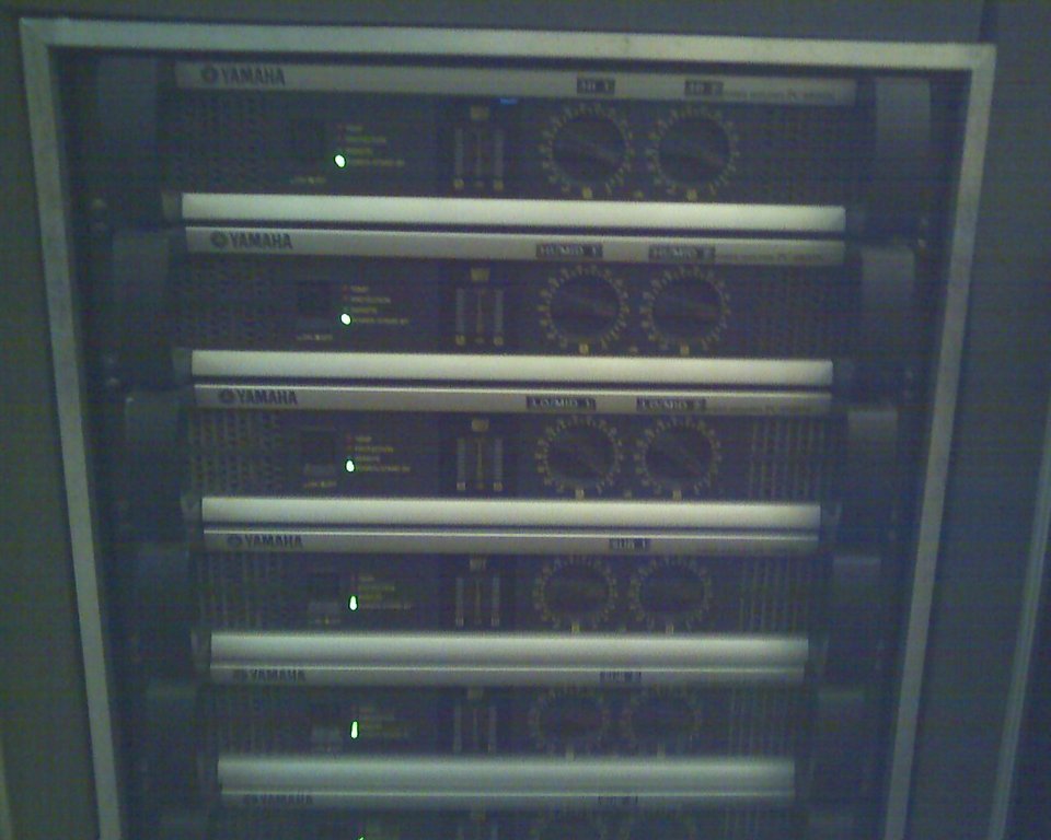 AS 2009 Yamaha Amp Rack.jpg