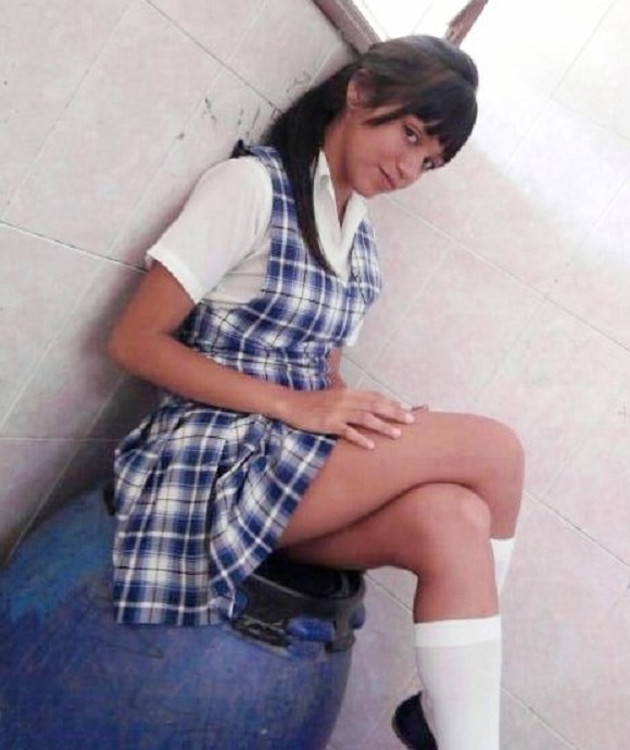 spainish schoolgirl35.jpg