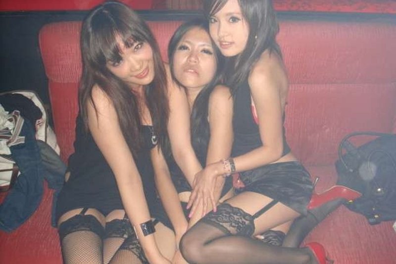 japanese girls clubbing22.jpg