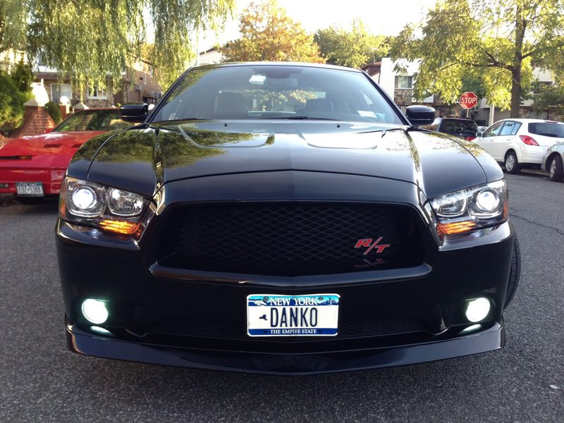 2011_dodge_charger_front_grille_