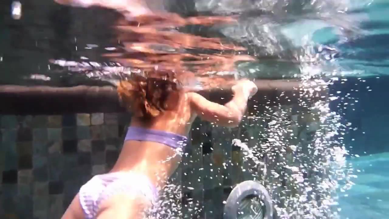 Carla Underwater 2[00-27-22].JPG