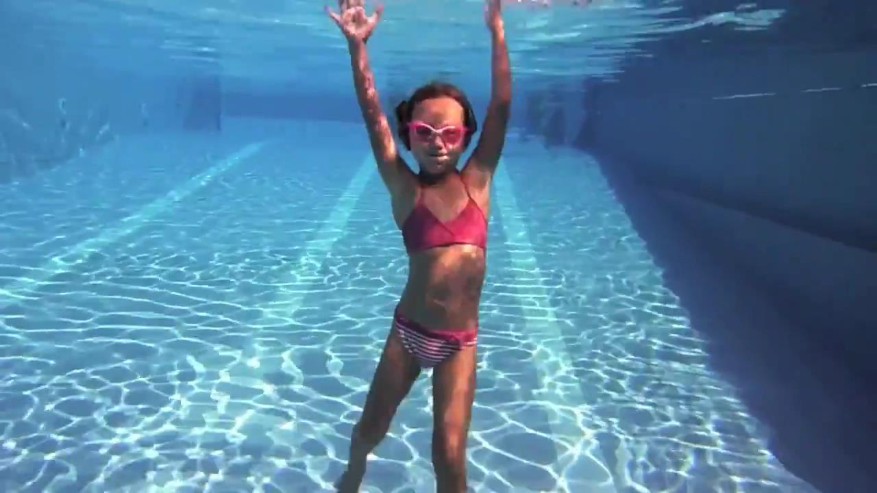 Carla Underwater Dancing[00-34-0