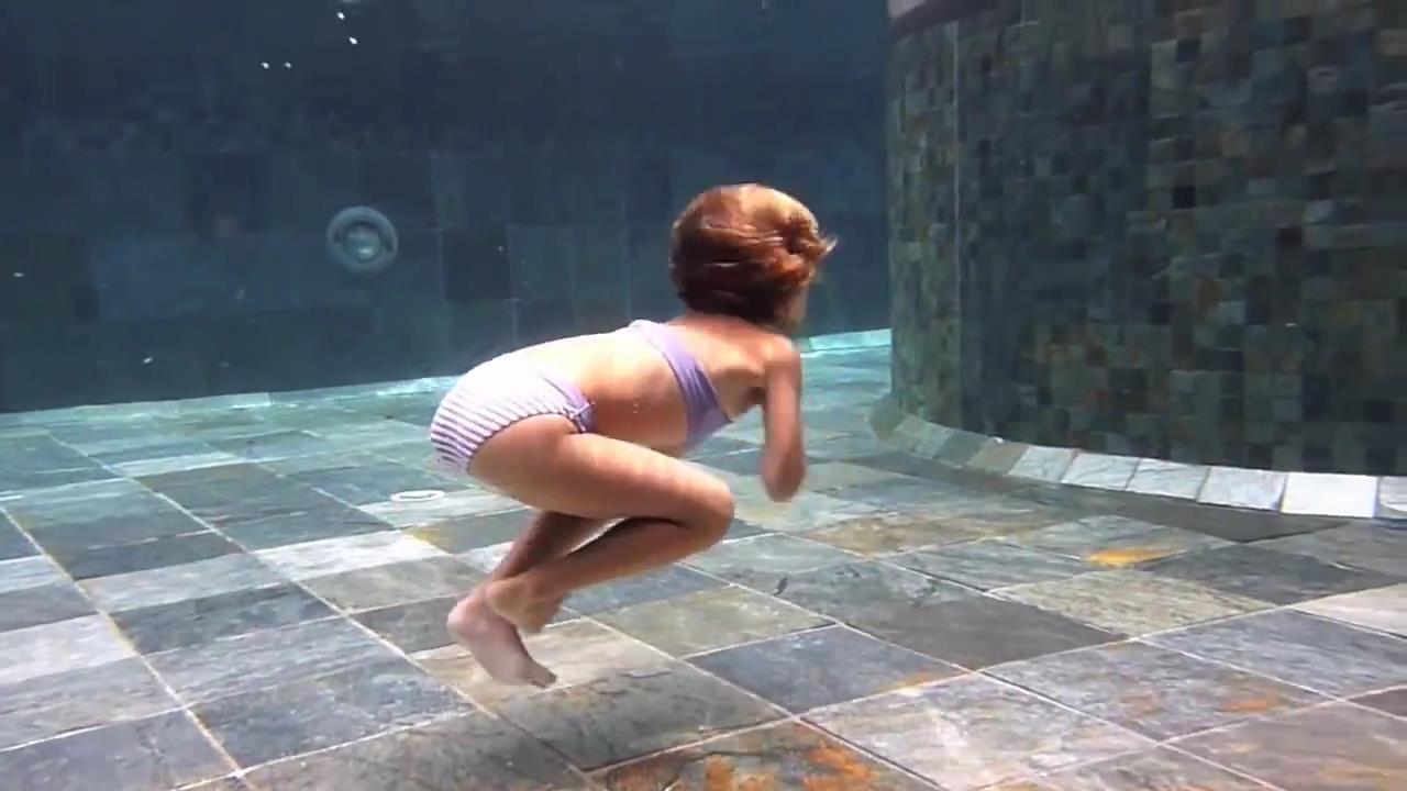 Carla Underwater 2[00-28-36].JPG