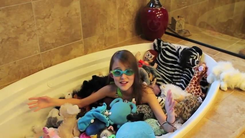 kaelyn Random Fun In The Tub_[15