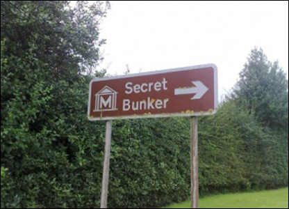 _44118842_bunker_signs.jpg