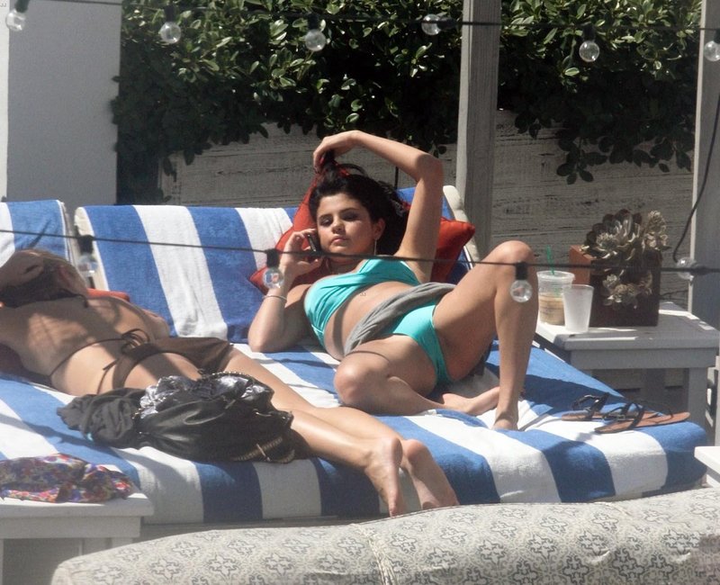 Selena-Gomez-27.jpg