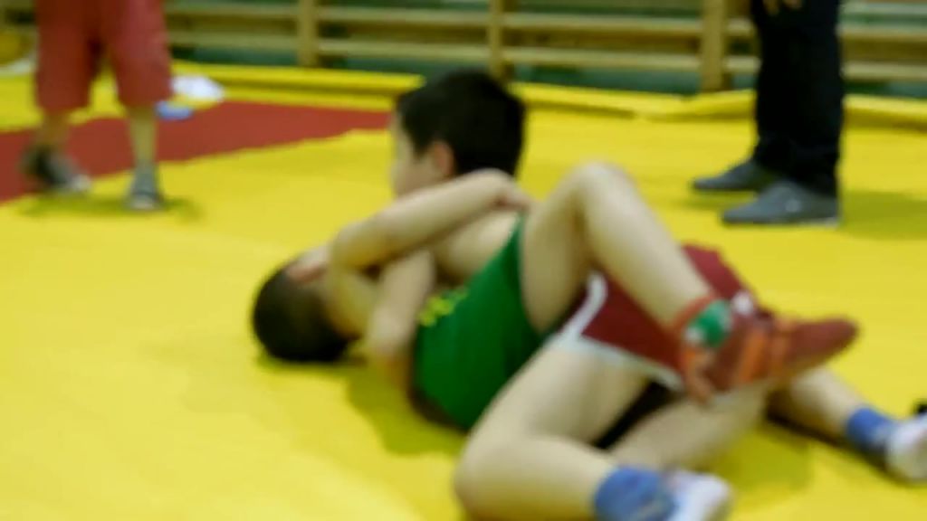 YOUNG WRESTLERS 0732.jpg