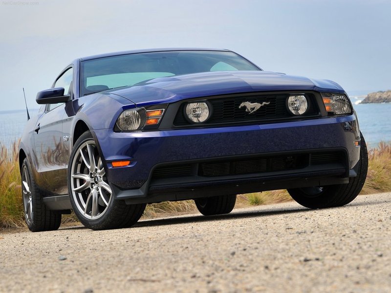 Ford-Mustang_GT_2011_1024x768_wa