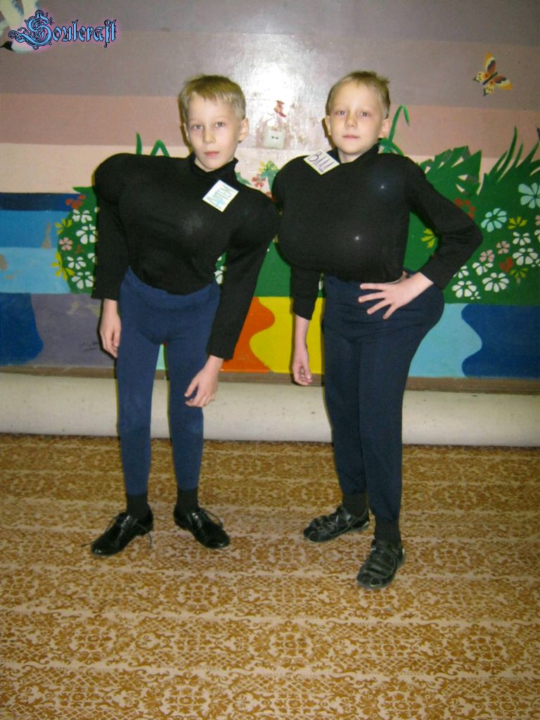 two blond brothers (10).jpg