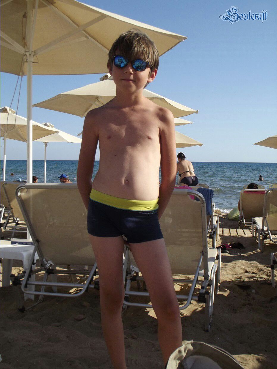 Misha on the beach in Greece011_