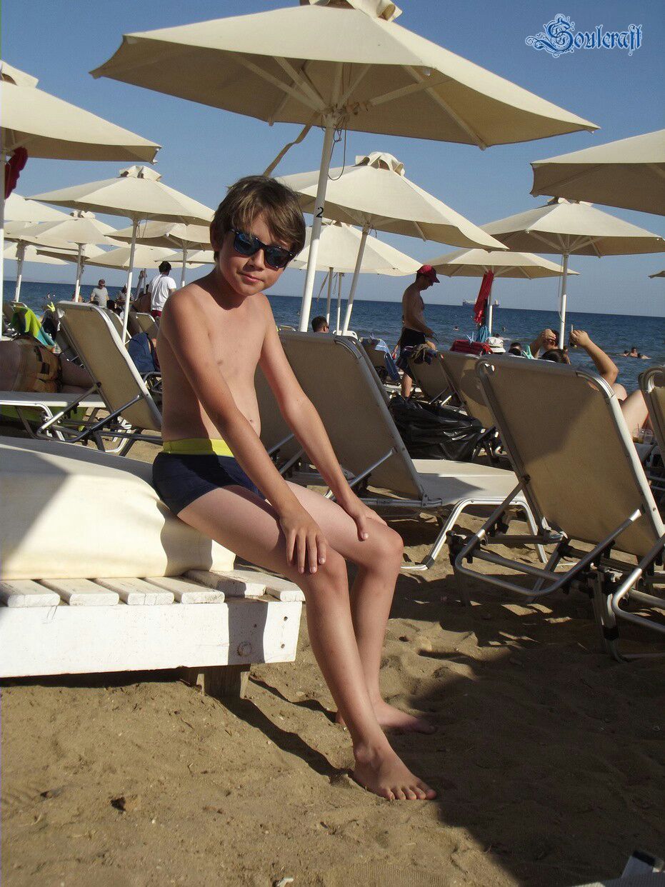 Misha on the beach in Greece005_