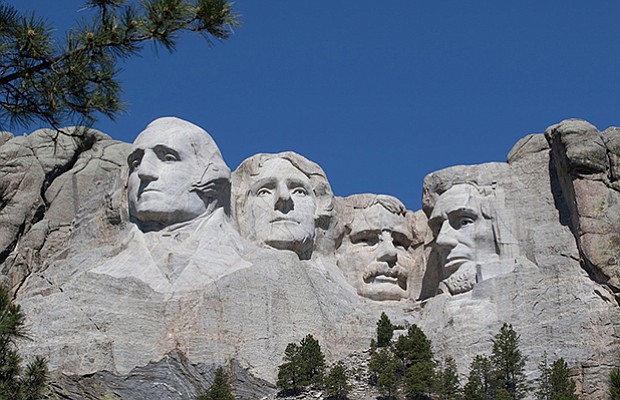 10_Monuments_Mount_Rushmore_cred