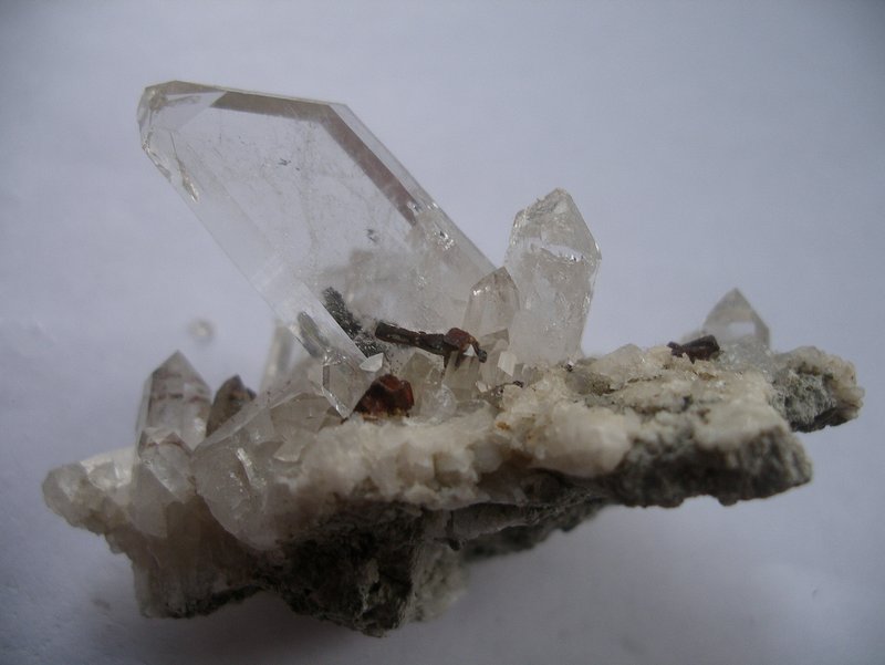 pyrite sur quartz.jpg