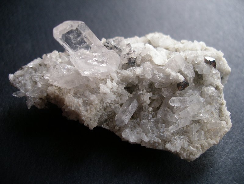 anatases sur quartz = 6 cm.jpg