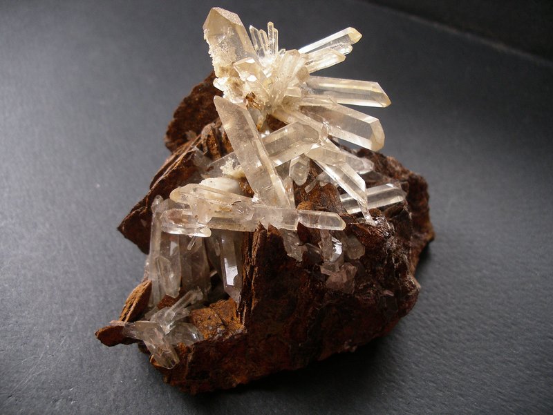 quartz sur siderite = H = 9 cm.j