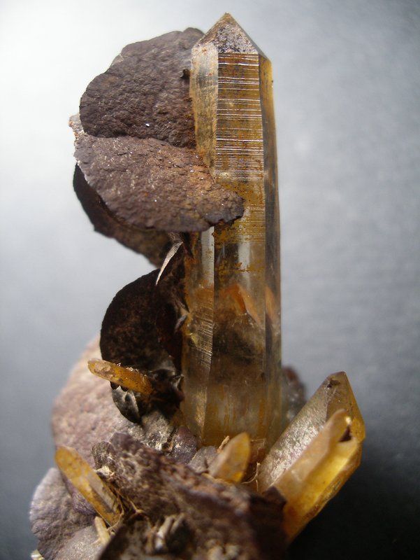 siderite sur quartz - H = 6,5 cm