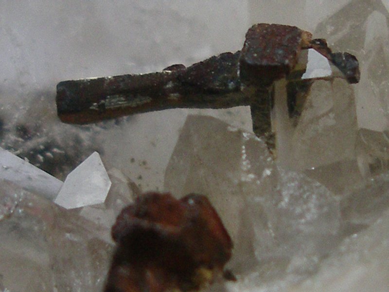 pyrite sur quartz-detail.jpg