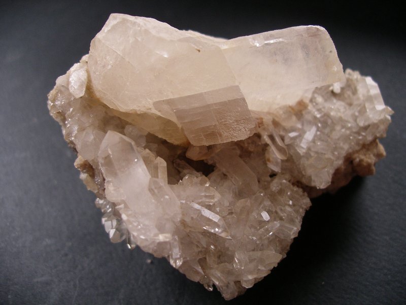 Calcite et quartz ( 10 cm )- All