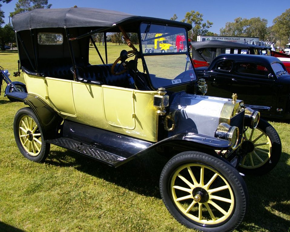 1914_T_Model_Ford.jpg