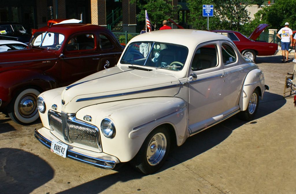 1942 Ford Coupe.jpg