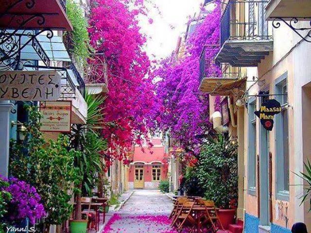 Alleys of Nafplio, Greece.jpg