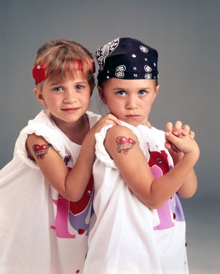 Olsen-Twins-stars-childhood-pict
