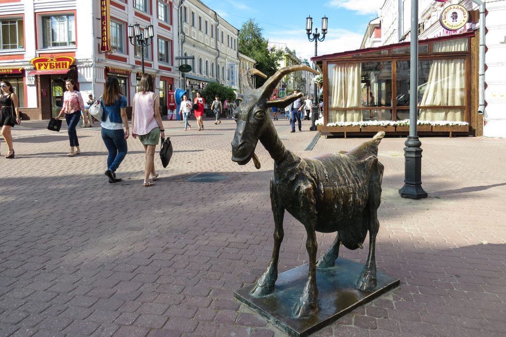 коза, Нижний Новгород, Большая Покровская, Покровская, памятники, пешеходная улица
