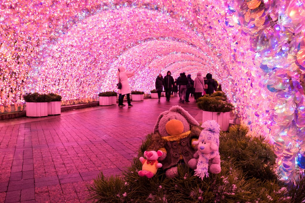 Никитский бульвар, розовый тоннель, заяц Пипус, Москва, новый год 2021, 2021, 2020, новогодние праздники, куда поехать, куда поехать на новый год, новогодняя Москва, Москва в новый год, путешествие в рождество