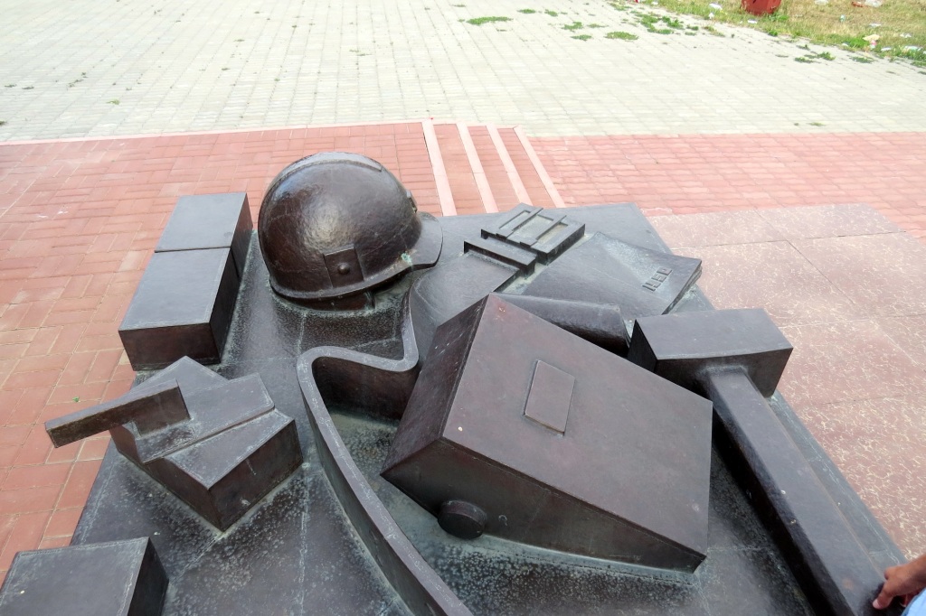 Волгодонск, новый город, памятник строителям Волгодонска