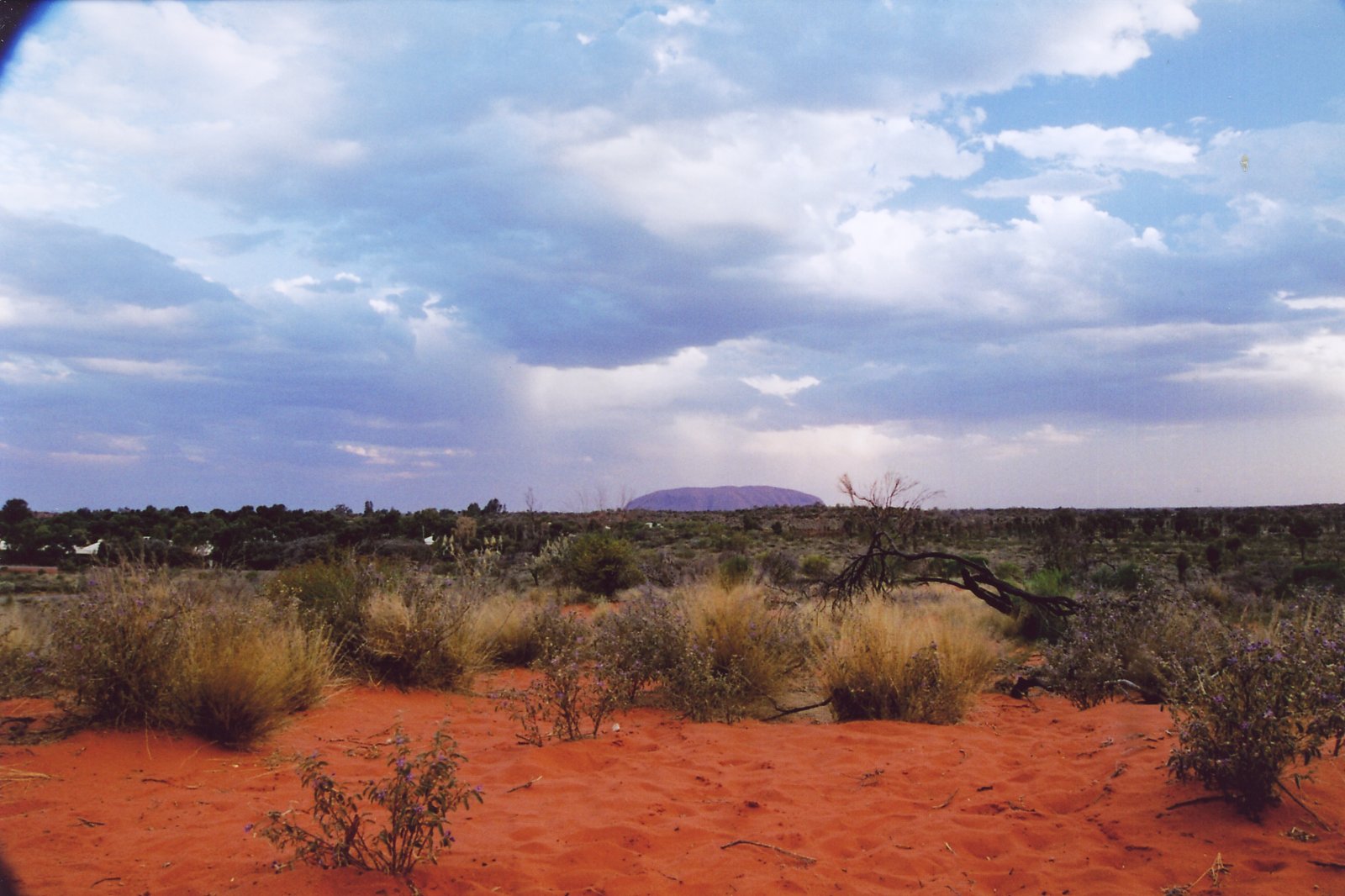 AYERS ROCK AND SAND.bmp